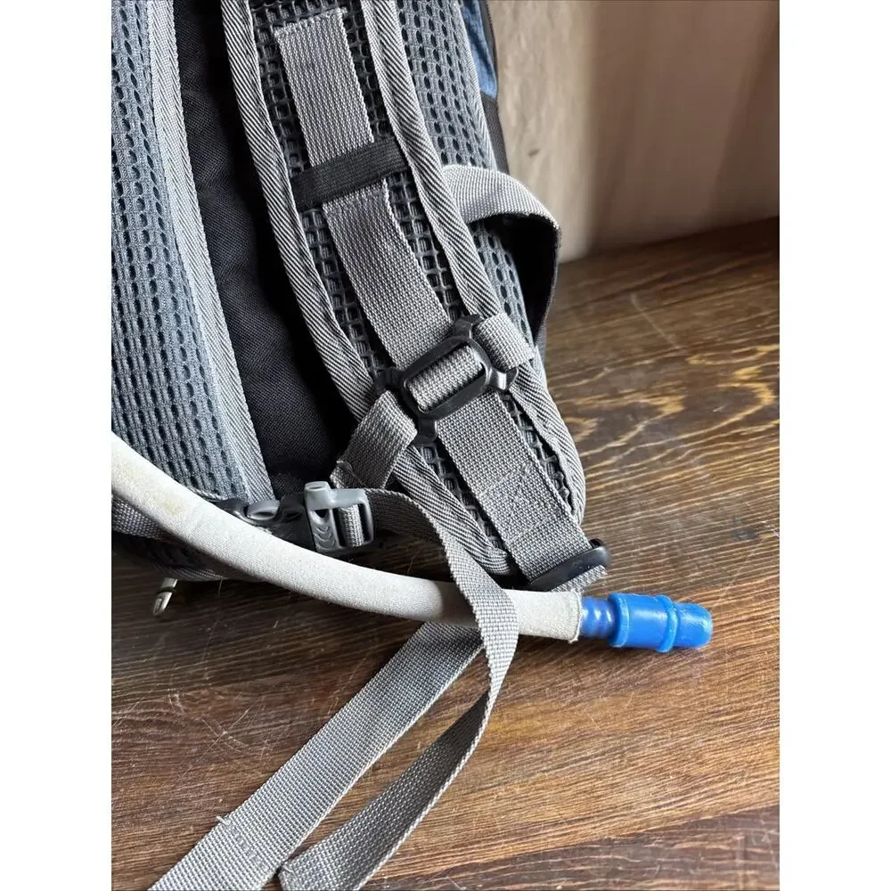 Columbus CHP20-N Hydration Backpack Blue/Black 15” Outdoor Daypack Organizer